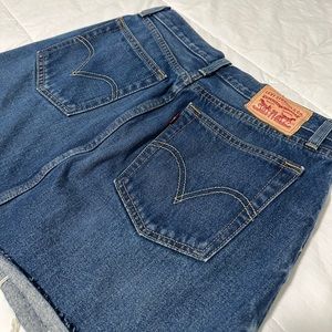 Levi ripped mid rise mini skirt